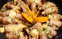 3步 塔吉锅金针肥牛卷