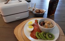 10分钟电午餐盒之蒸燕麦片鸡蛋