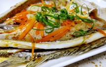 清蒸海鲈鱼（淡水鱼也可）