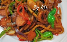 吃一口就会爱上!!!青红椒双菇炒乌冬面