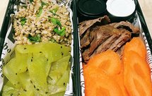 减脂便当|燕麦米☆凉拌莴笋|胡萝卜|牛肉片|酱油醋