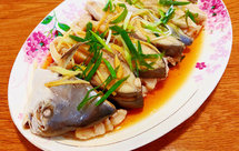 五花肉蒸金鲳鱼干＃底下的五花肉超入味