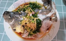 大人小孩都爱的清蒸鲈鱼