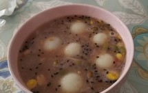 剩汤圆八宝燕麦片粥
