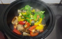 塔吉锅杂鱼煲