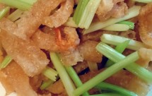 农家小炒一海米炒猪皮