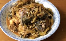 超级无敌简单下饭的榨菜焖鱼