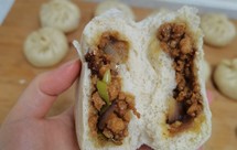 全麦面粉酱肉包