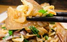 少油高钙下饭菜的虾皮茄子，娃忍不住多吃一碗米饭