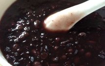 营养红豆黑米粥的做法