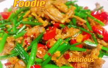 韭花小米辣炒青蛙