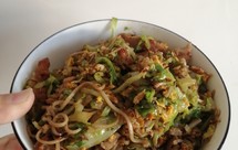 输了颜值但没输味道的包菜炒荞麦方便面