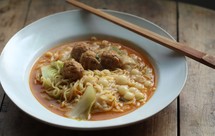 小汤圆煮方便面