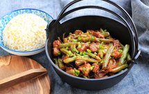 永远不过时的经典搭配：豆角粉条红烧肉