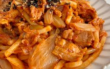 泡菜五花肉炒乌冬面