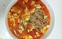 懒人低脂酸汤番茄鸡蛋荞麦面