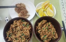 荠菜花生酱荞麦面