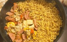 红烧牛肉方便面（小时候烧烤店味道）➕淀粉肠