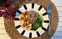 快手低脂健康的三文鱼新做法—龙井三文鱼荞麦面