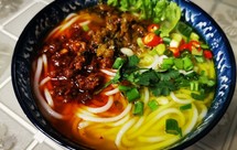 一秒就懂，快手做云南酸菜米线，酸辣劲爽，过瘾极了，真解馋！