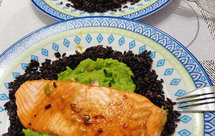 轻食 三文鱼豌豆泥黑米饭