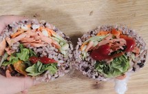 健康减肥的糙米饭团