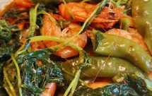 蔬菜麻辣基围虾，你们绝对没吃过的味道，意外的好吃啊！