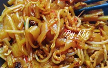 酸辣肉丝豆芽土豆炒河粉