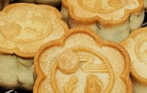 无枧水直接和面法:广式咸蛋黄豆沙月饼