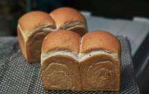 椰奶紫糯米吐司