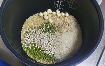 解暑的杂粮绿豆沙粥