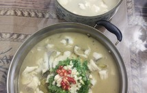 一鱼两吃☞家常酸菜鱼，家常用料，方便简单，不用再去外面吃五十九一斤的酸菜鱼啦，在家自己就可以。