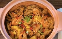 龙凤煲（鸡爪基围虾土豆玉米）