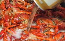 蒜蓉小龙虾（小朋友也爱吃的做法）