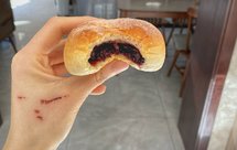 几乎无糖油的超软全麦紫米包