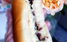 酸奶乳酪紫米面包