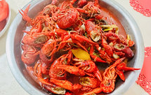 休息在家怎么做麻辣小龙虾