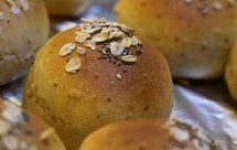 健康瘦身，100%纯全麦餐包