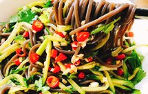 酸辣蕨根粉-吸点健康粉儿