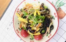 自创蕨根荞麦面