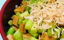 低脂多层口感蒜苔豆干小海虾盖浇粿条/米粉