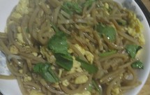 鸡蛋炒莜面条(北方特色)