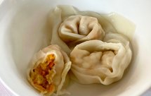 胡萝卜河虾五花肉大馄饨