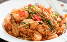 辣酱金针菇炒虾