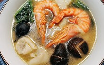 一碗爱意满满的竹节虾香菇云吞