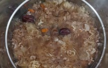 银耳桂圆红枣红米粥