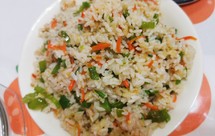 好吃的超级香的微微辣青椒小虾米炒饭