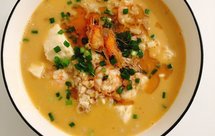 咸蛋黄虾仁豆腐汤