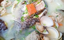 三鮮鯽魚蛤蜊汆丸子湯