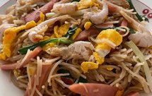 炒火腿鸡蛋虾仁米粉